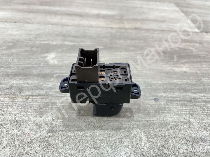 Кнопка стеклоподъемника левая правая Kia Rio 3