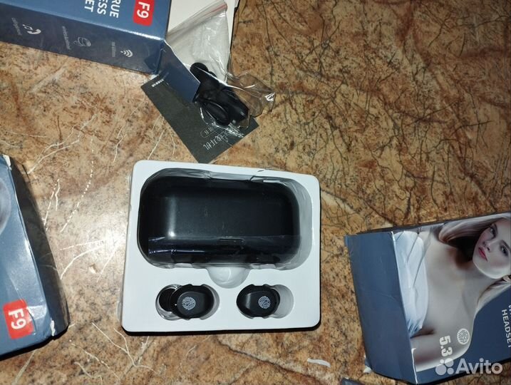 Продам беспроводные наушники F9 в отл. состоянии