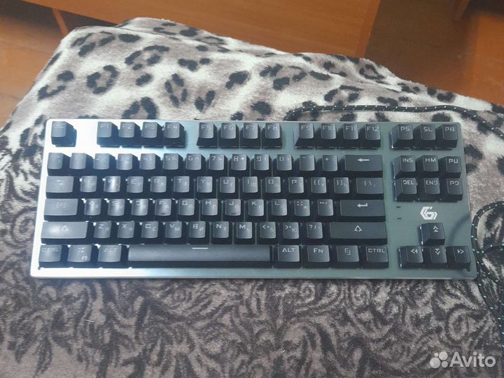 Игровая механическая клавиатура