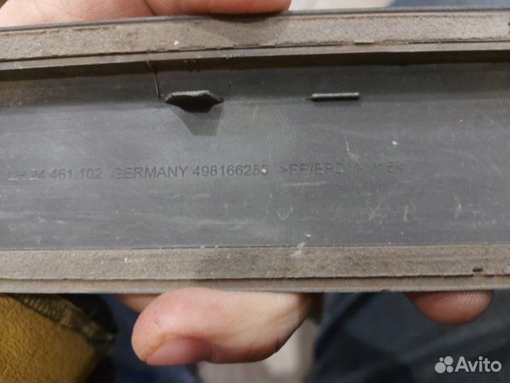 Молдинг двери Opel Astra H