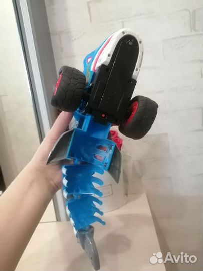 Машинка на радиоуправлении