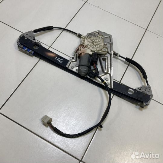 Стеклоподъемник электр. задний левый Mercedes-Benz