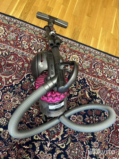 Пылесос Dyson dc52