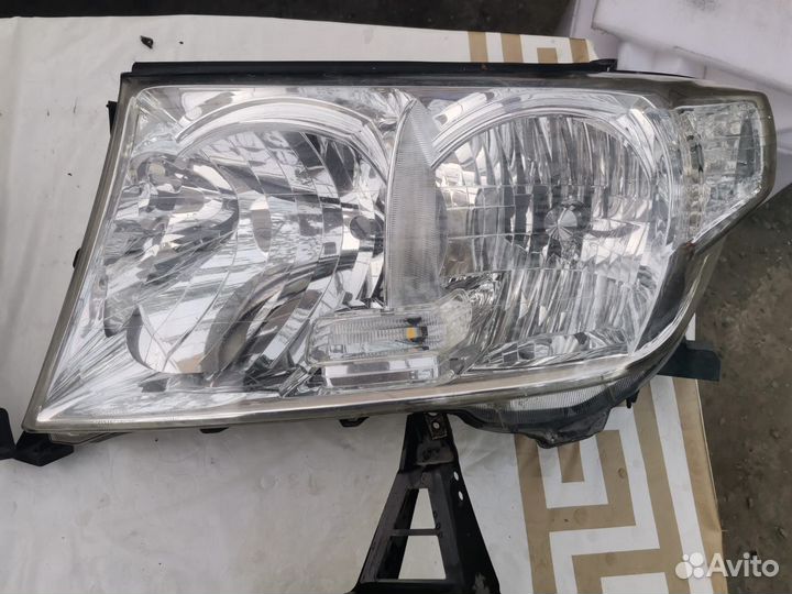 Фары перед/зад Toyota Land Cruiser 200