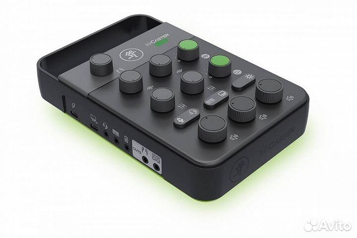 Микшерный пульт Mackie MixCaster Live