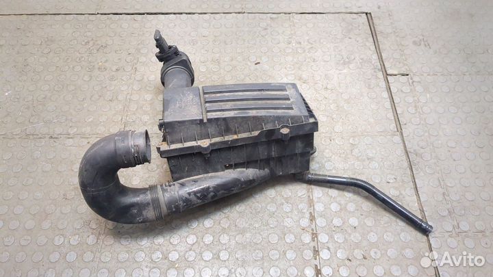 Корпус воздушного фильтра Volkswagen Golf 5