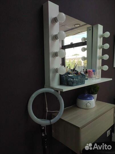 Бровист, визажист, мастер маникюра