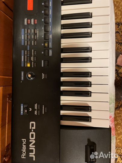 Синтезатор Roland juno D