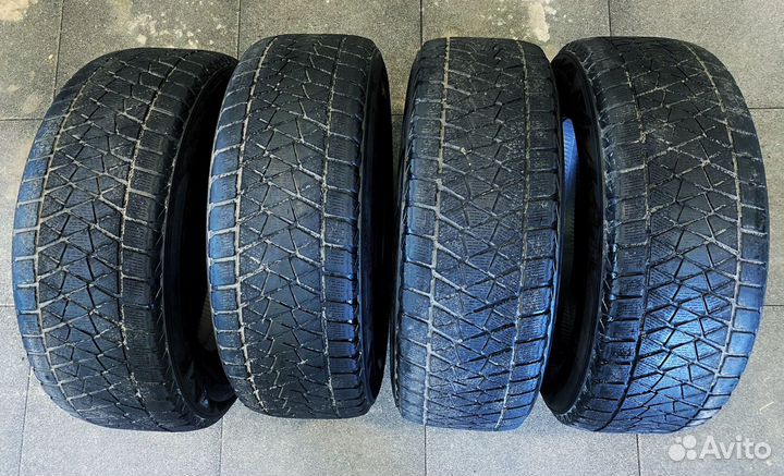 Bridgestone Blizzak DM-V2 235/65 R17