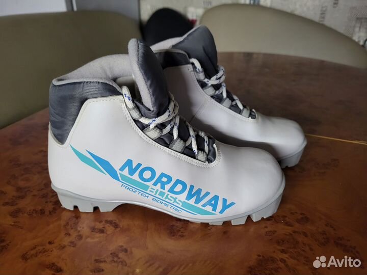Лыжные ботинки 35размер