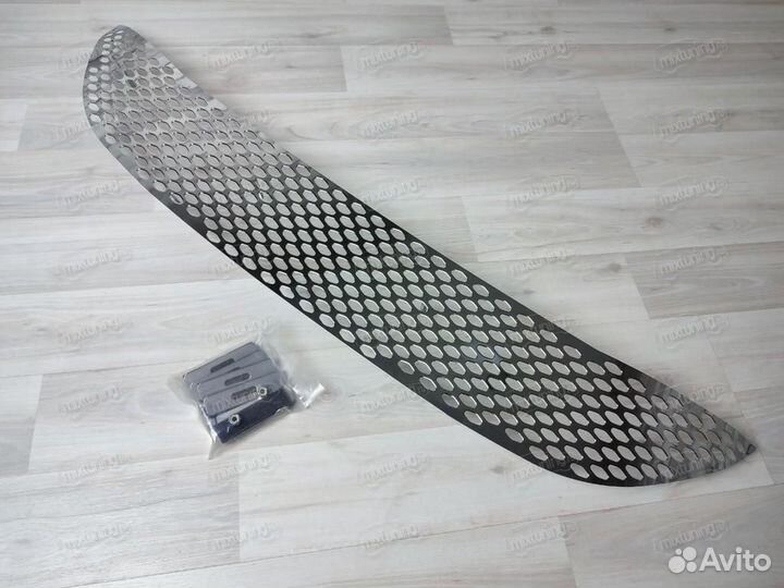 Решетка в бампер Hyundai i40 2011-2015 новая