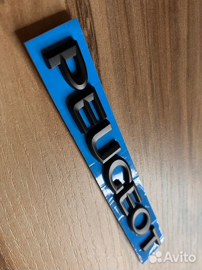 Шильдик Peugeot