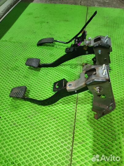 Педаль сцепления Kia Rio 2