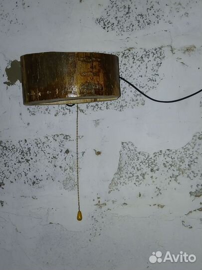 Бра из дерева ручной работы