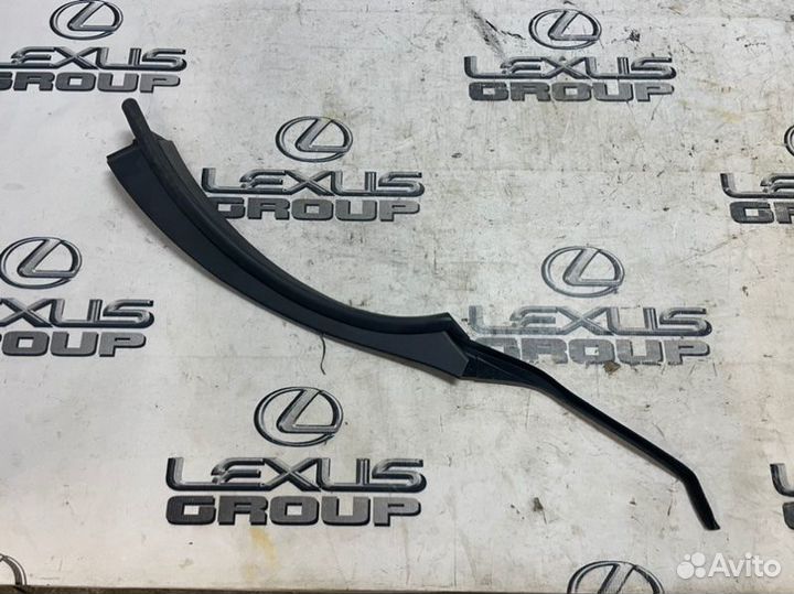 Уплотнительная резинка лев. зад. Lexus RX450h