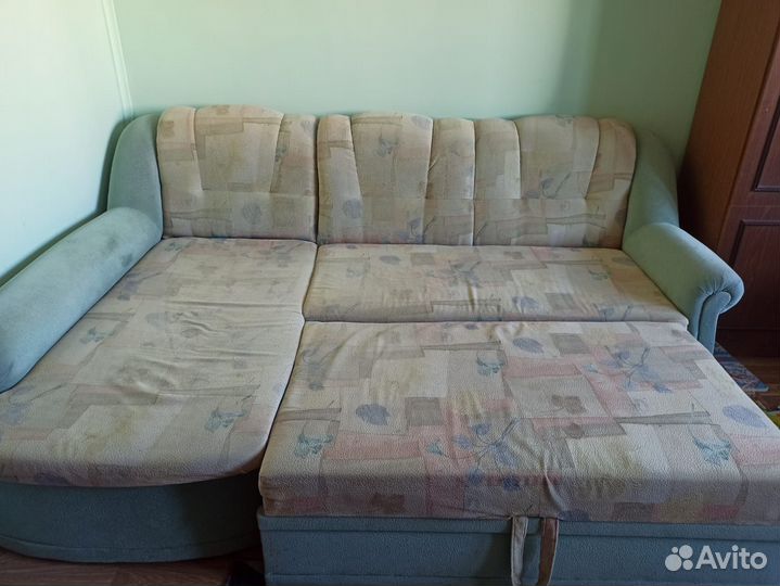 Большой угловой диван раскладной бу