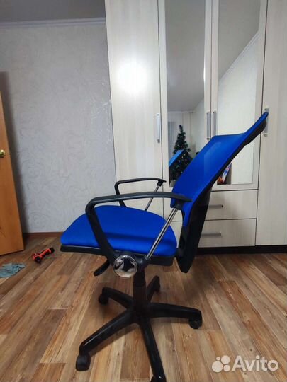 Компьютерное кресло руководителя в отличном сост