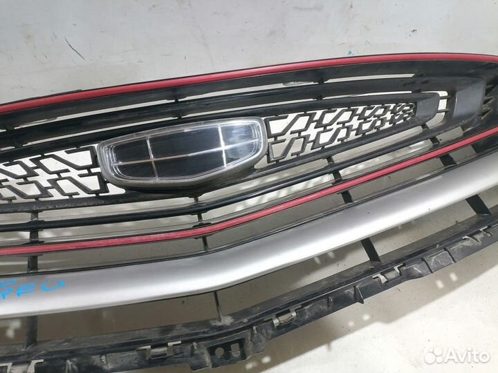 Решетка радиатора с эмблемой (Geely Coolray)