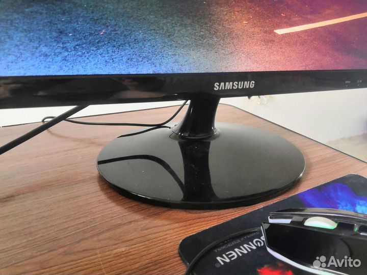 Монитор Samsung 22