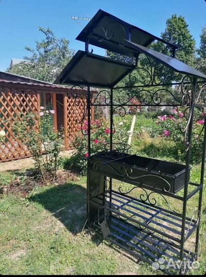 Мангал с крышей кованый