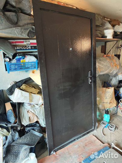 Дверь входная металлическая бу
