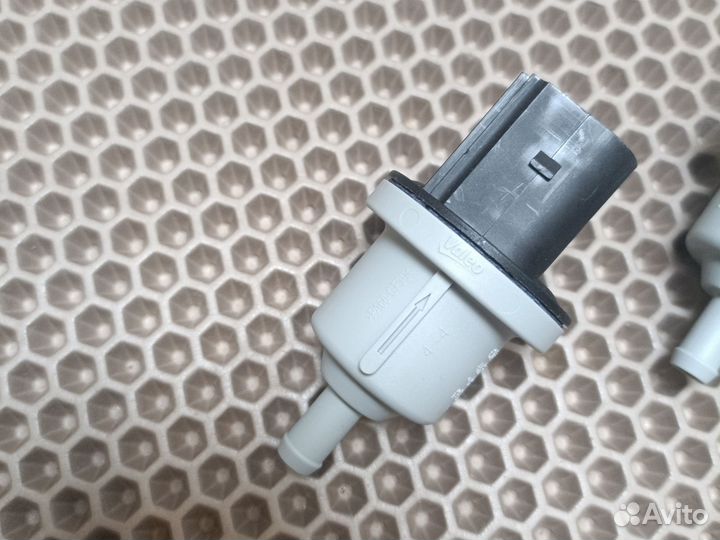 Новый 06D133517B клапан вакуумный орига Vag