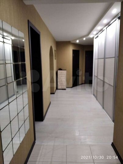 2-к. квартира, 75 м², 1/10 эт.