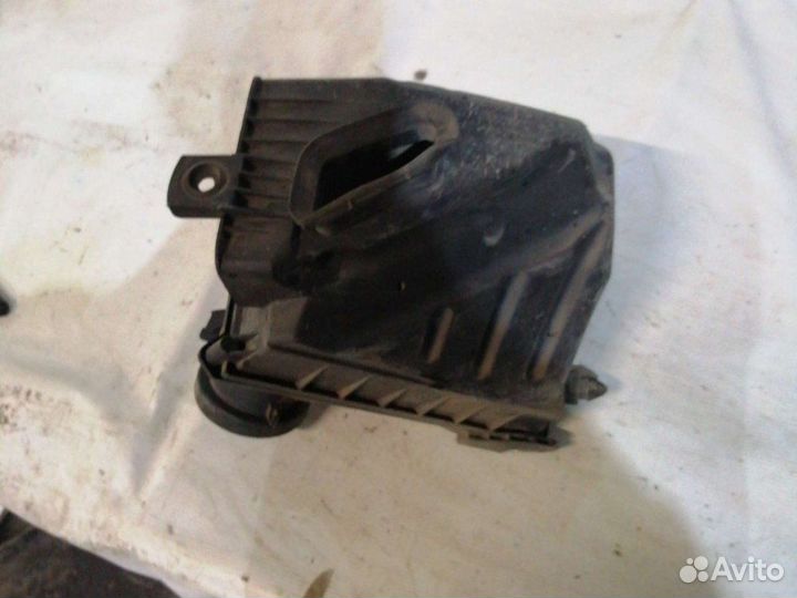 Короб воздушного фильтра Audi A4 B6 211 Л.С. 2001