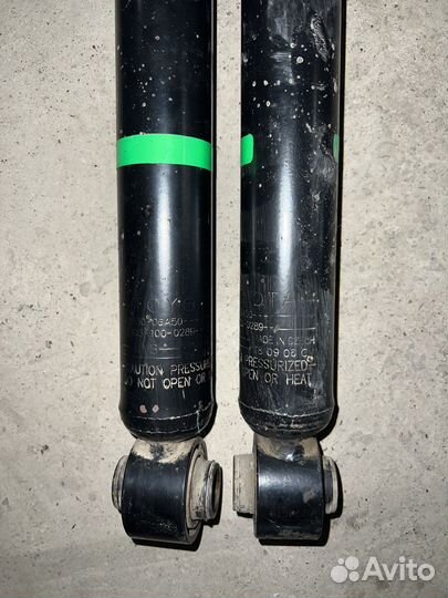 Задний амортизатор Toyota Camry 70