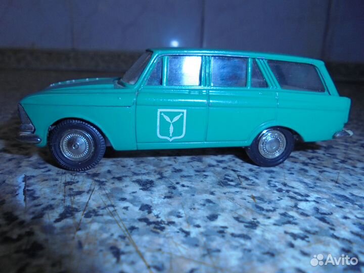 Модель авто Москвич 427 (400 лет Саратов) 1 43 ссс