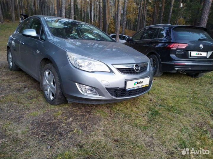 Opel Astra 1.4 AT, 2011, 135 000 км