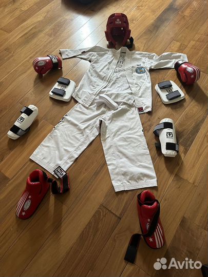 Полная экипировка для тхэквондо 128-134