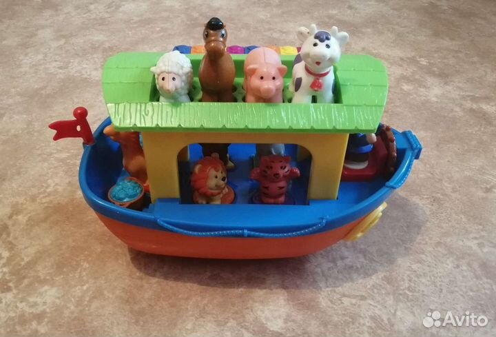Игрушка-корабль