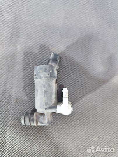 Насос бачка омывателя Ford Focus 3