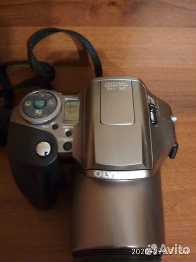 Зеркальный пленочный фотоаппарат Olympus IS-300