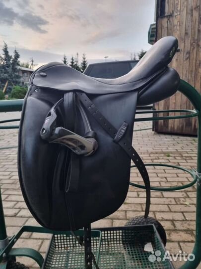 Седло выездковое