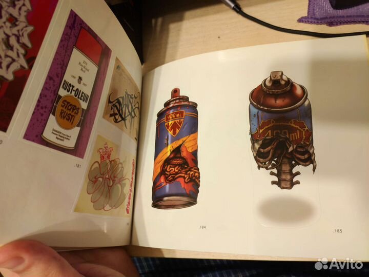 Stickerbomb Paperback – Sticker Book, 1 Aug. 2008