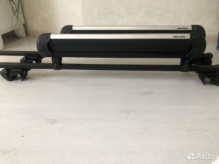 Автобагажник на крышу с креплениями для лыж