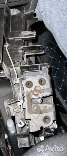 Замок на двери Ford Focus 2 водительский