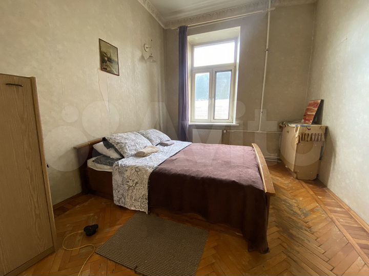 3-к. квартира, 100 м², 3/6 эт.