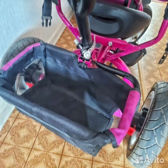 Детский трехколесный велосипед с ручкой City Ride