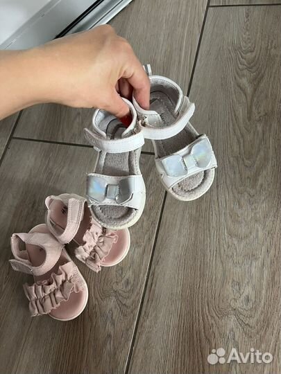 Сандалии для девочки даром