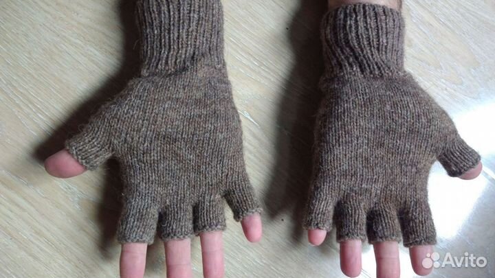 Перчатки без пальцев мужские