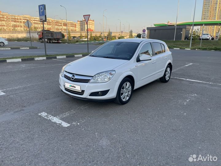 Opel Astra 1.6 МТ, 2012, 261 900 км