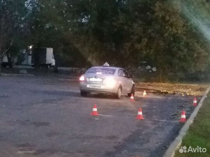 Инструктор по вождению автомобиля(акпп)