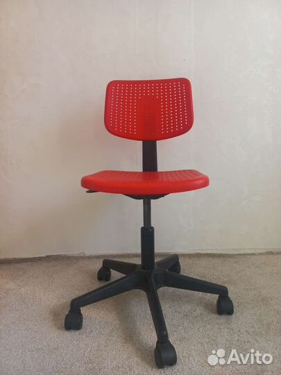 Компьютерный стул детский IKEA