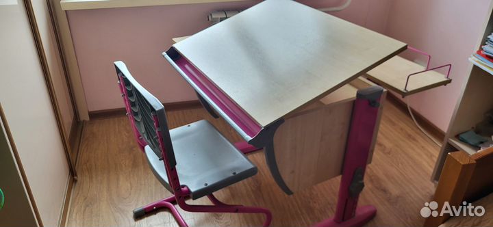 Продам парту для девочки