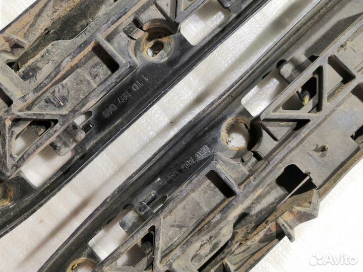 Крепление бампера переднее Volkswagen Touran 1