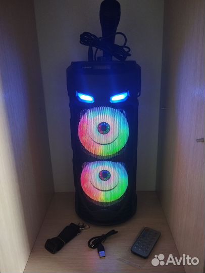 Музыкальная колонка с микрофоном