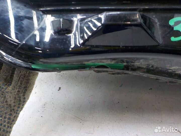 Фара правая Volkswagen Touareg